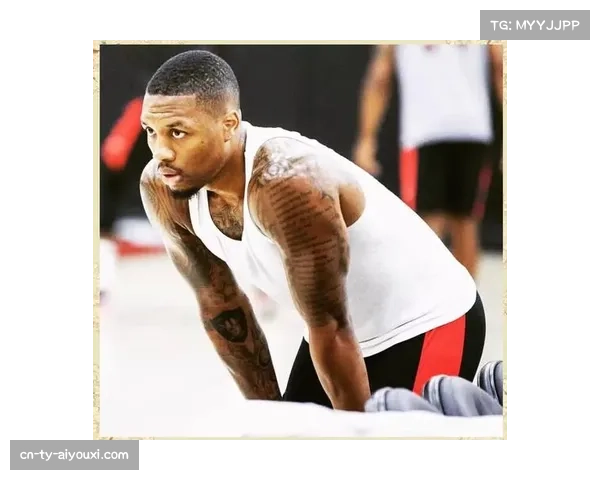 利拉德在社交媒体发布其与训练师加练“3+1”罚球的视频